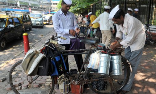 CM instructed to resolve the admission issue of Dabbawalas in school by discussion