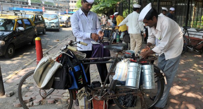 CM instructed to resolve the admission issue of Dabbawalas in school by discussion
